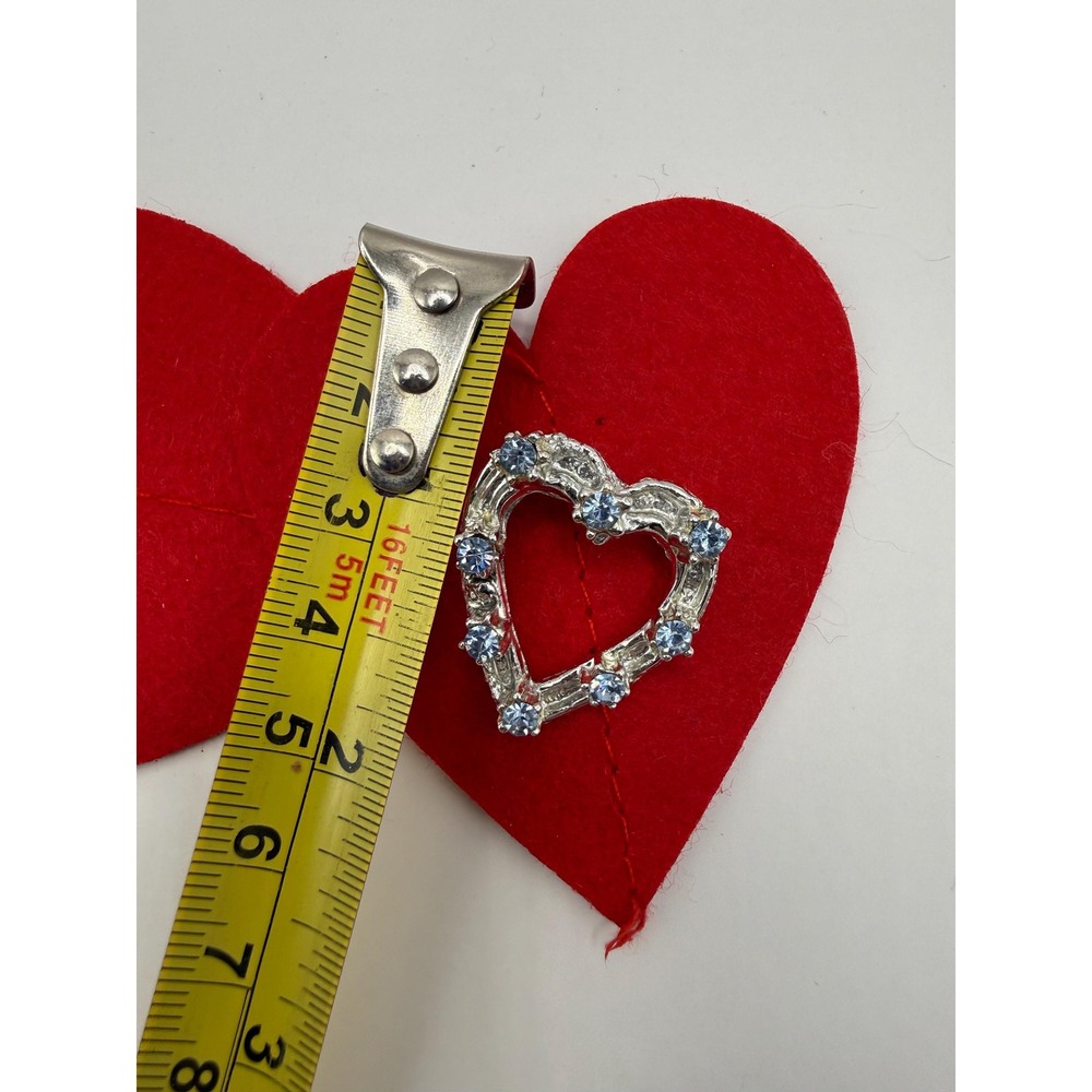 Silver tone heart with stunning rhinestones - Picture 3 of 3